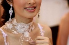 无锡人妖皇后(中国富豪娶人妖皇后)