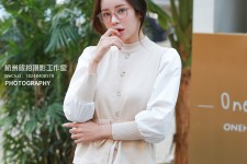 无锡兼职模特被摄影师亲(兼职模特被摄影师亲了)