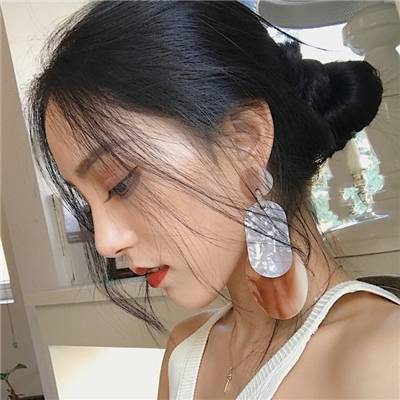 无锡伴游女生张悦然的资料