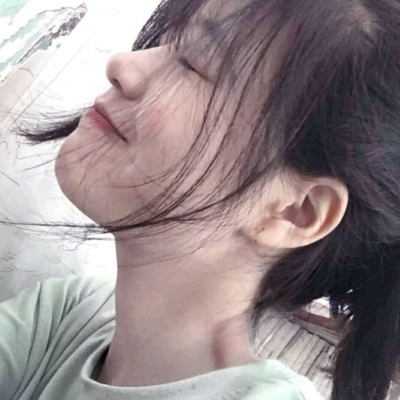 无锡伴游女生烟雨蒙蒙的资料