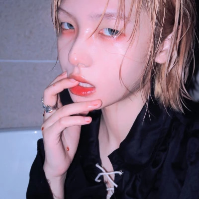 无锡伴游女生樱花漫舞的资料